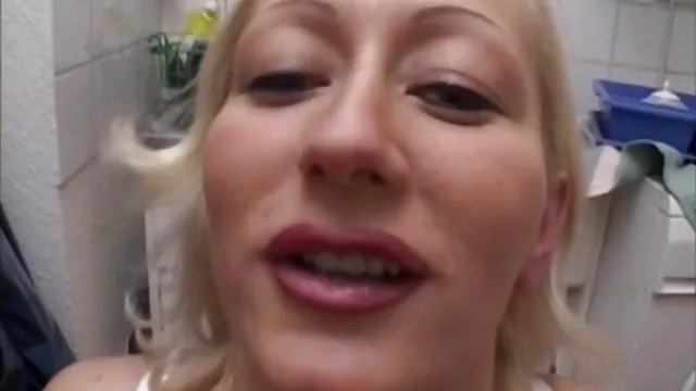 XXX bez rejestracji Czarny mamuski starsze kim jest.